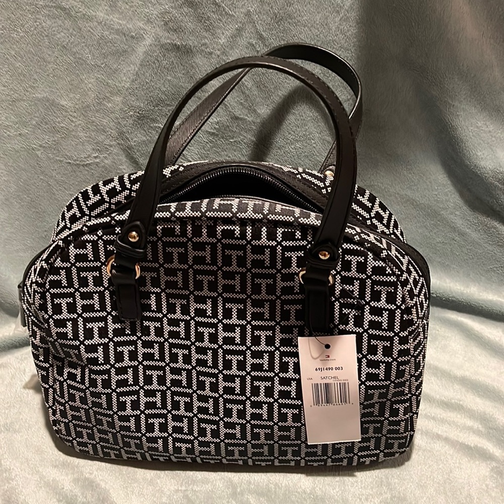 Travel cosmetic bag